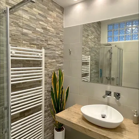 Frühstückspension Lungomare 70 3*