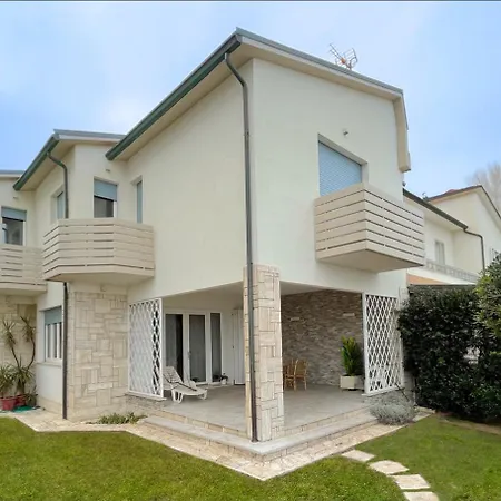 Frühstückspension Lungomare 70